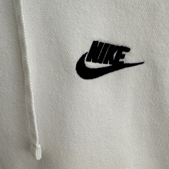 ❄️❄️Nike Hoodie in White with Classic Black Nike Logo US L - Picture 4 of 12